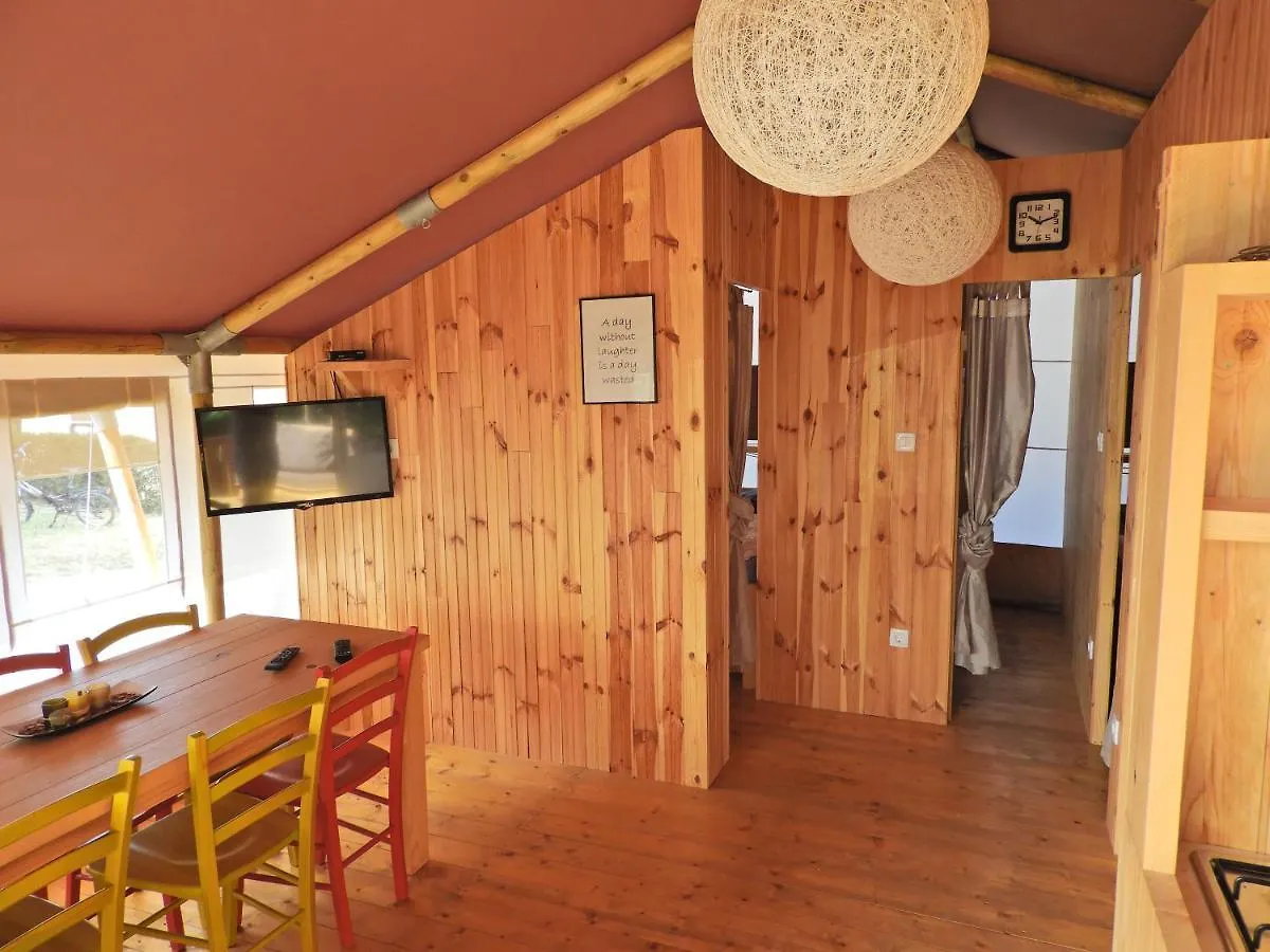 DT Lodge Tent Holiday Deluxe AC, Lanterna Poreč