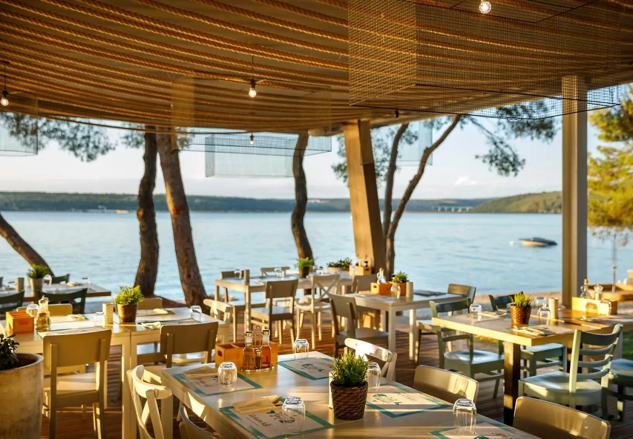 DT Lodge Tent Holiday Deluxe AC, Lanterna Poreč